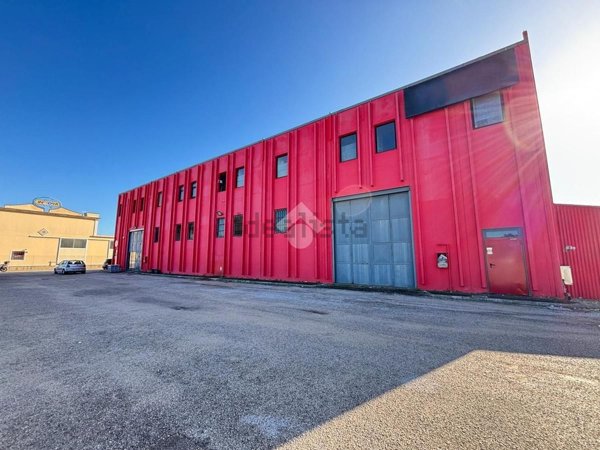 capannone in affitto a Latina in zona Borgo Piave