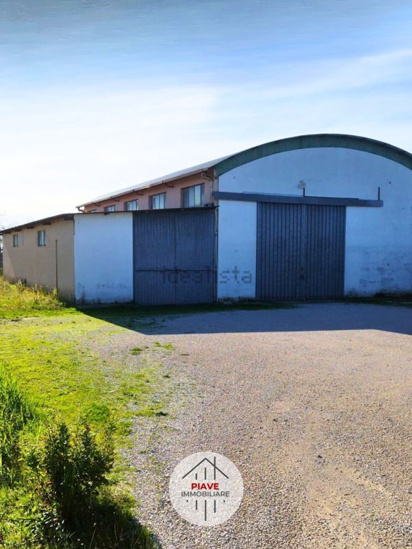 capannone in affitto a Latina