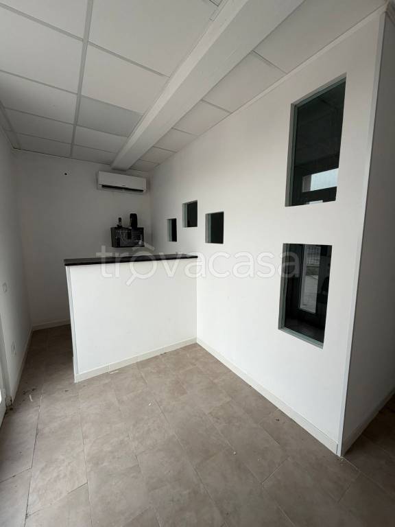 negozio in affitto a Latina in zona Borgo Carso