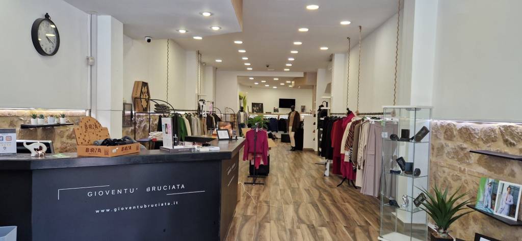 negozio in affitto a Latina in zona Centro Città