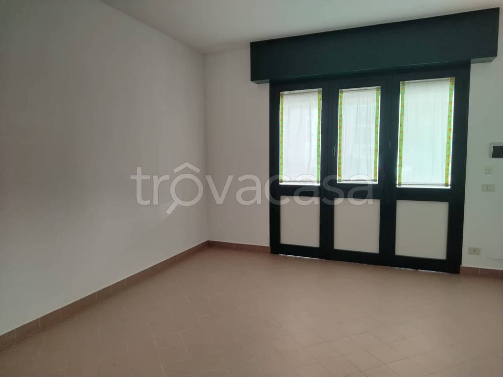 negozio in affitto a Latina in zona Latina Scalo