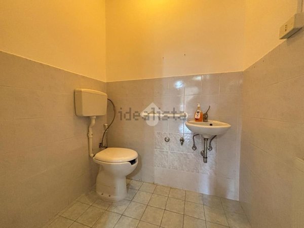 ufficio in affitto a Latina in zona Latina Scalo