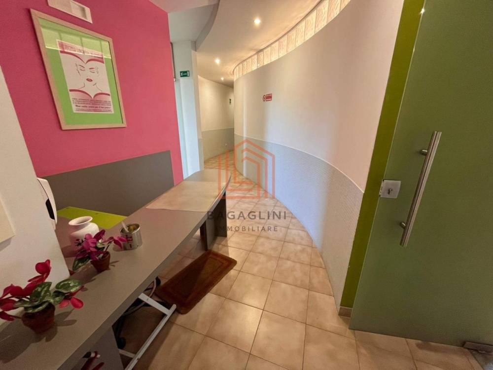 locale commerciale in affitto a Latina