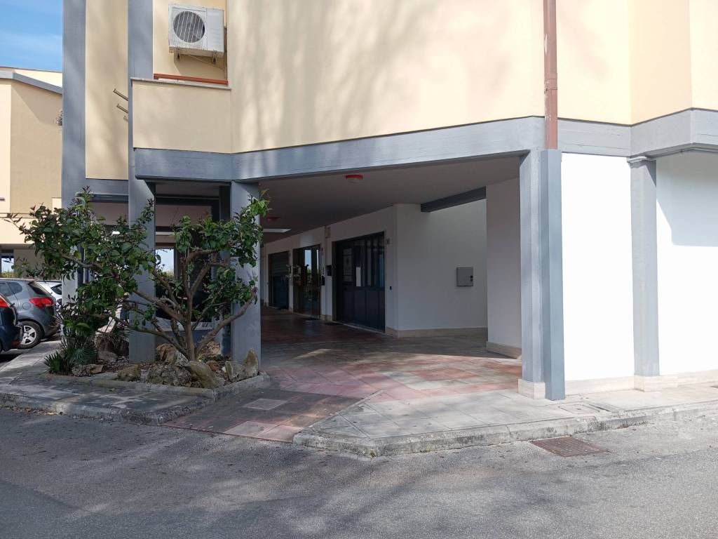 negozio in affitto a Latina in zona Latina Scalo