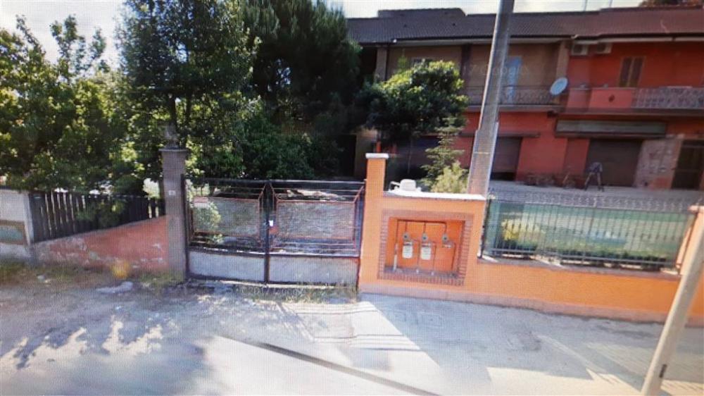 negozio in affitto a Latina in zona Torre Tre Ponti