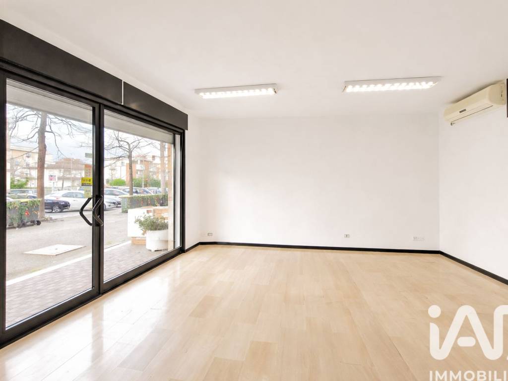 negozio in affitto a Latina