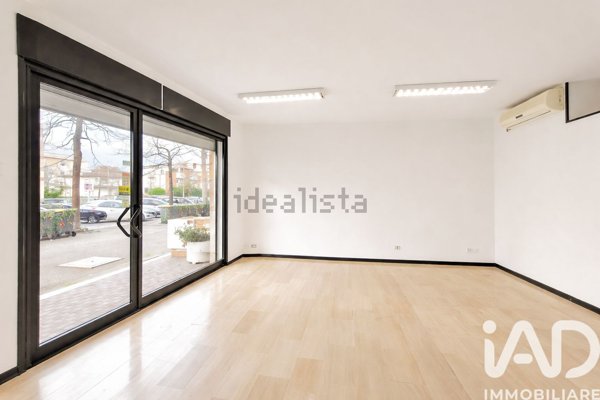 locale commerciale in affitto a Latina