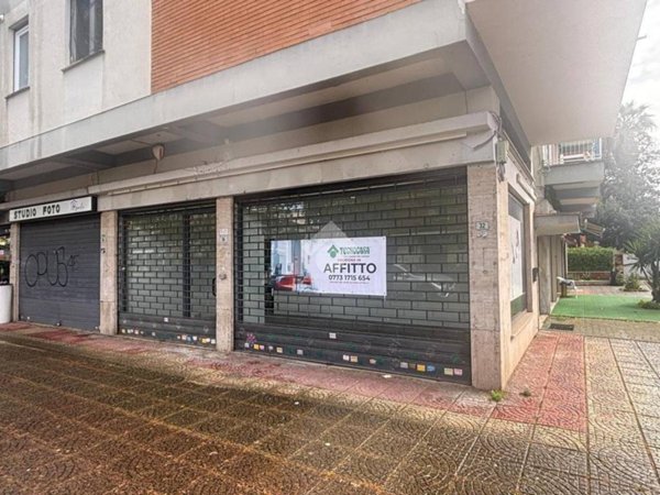 negozio in affitto a Latina in zona Centro Città