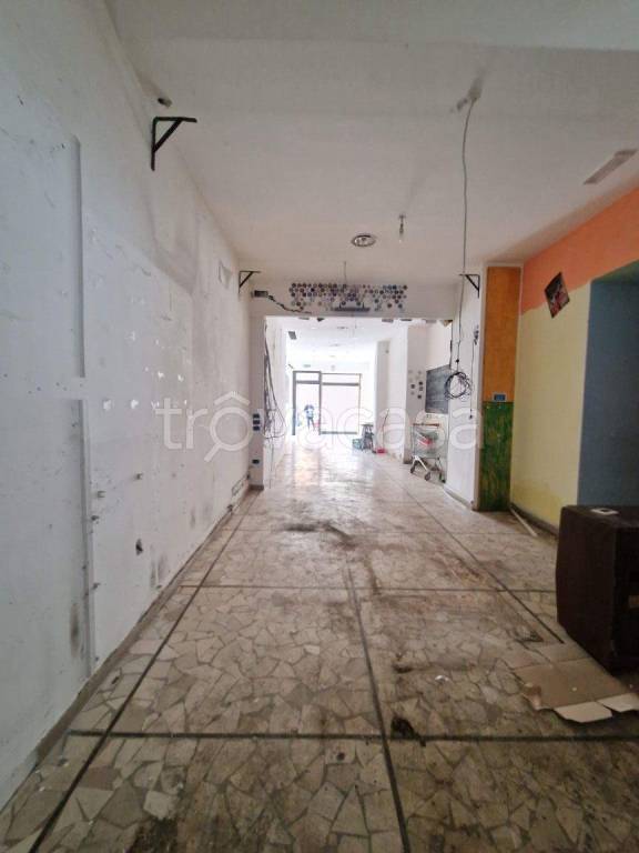 negozio in affitto a Latina in zona Centro Città