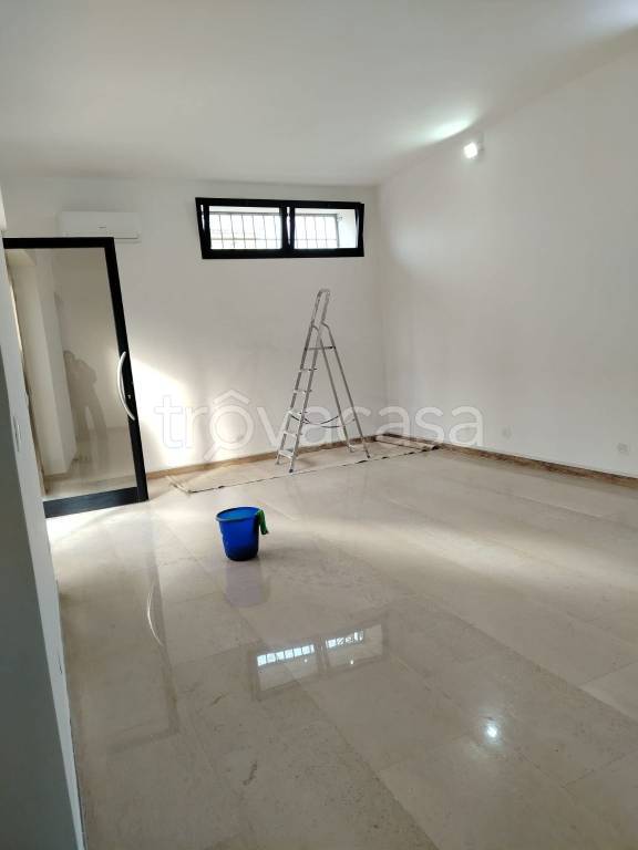 negozio in affitto a Latina in zona Latina Scalo