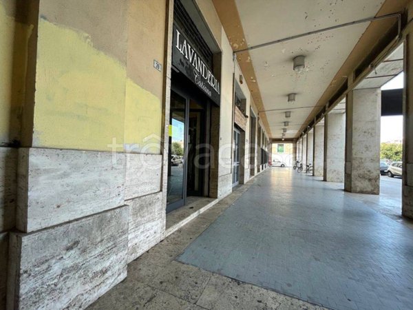 negozio in affitto a Latina in zona Centro Città