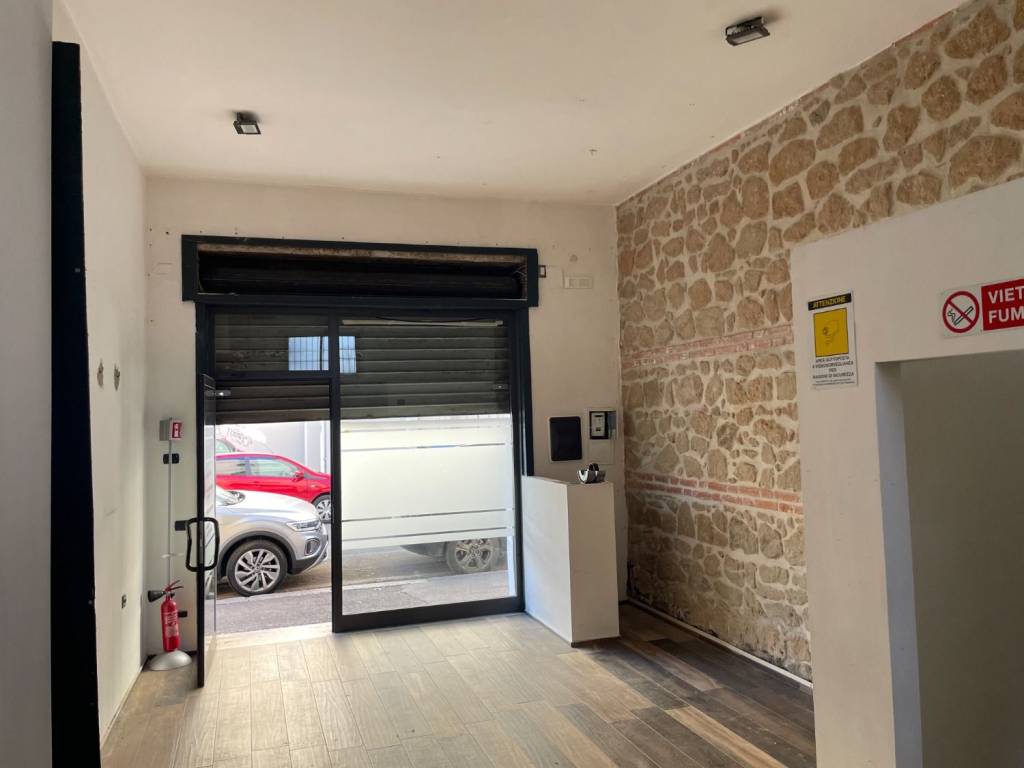 negozio in affitto a Latina in zona Centro Città