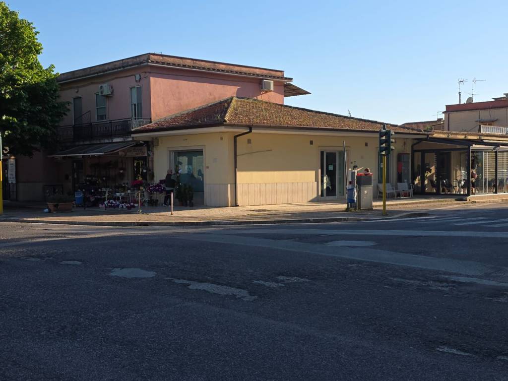 negozio in affitto a Latina in zona Borgo Podgora