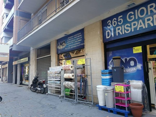 negozio in affitto a Latina in zona Centro Città