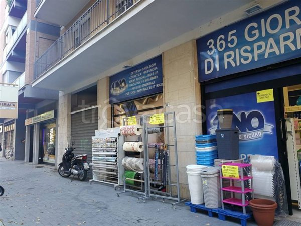 negozio in affitto a Latina in zona Centro Città