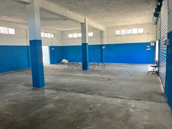 locale commerciale in affitto a Latina