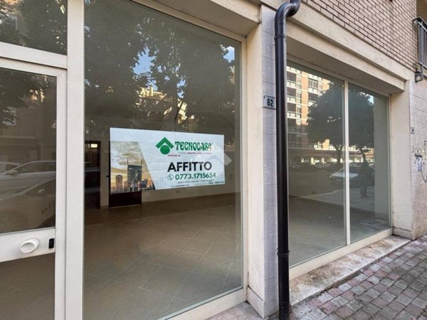 negozio in affitto a Latina in zona Centro Città