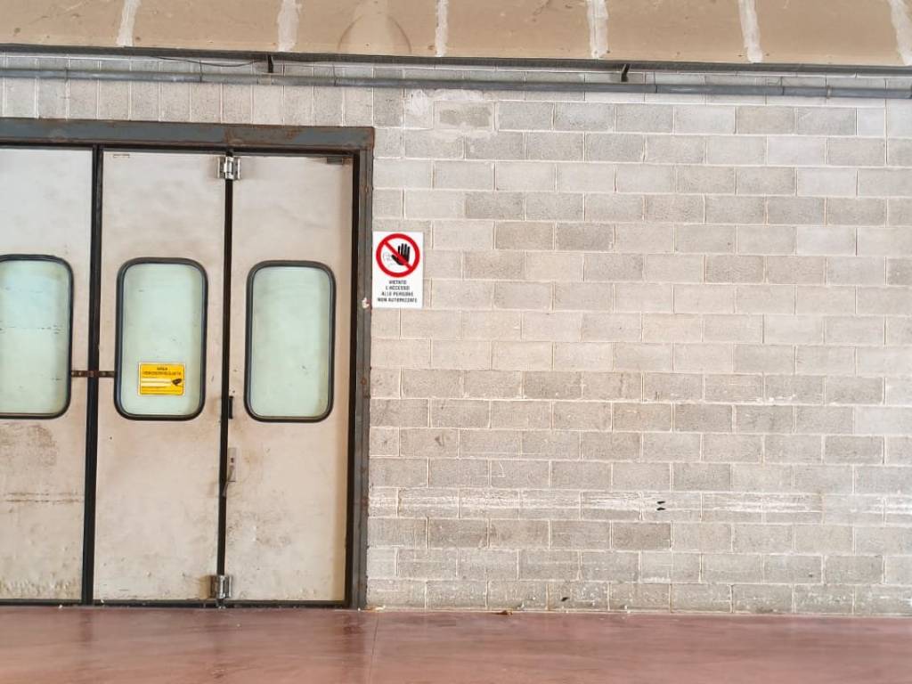 locale commerciale in affitto a Latina