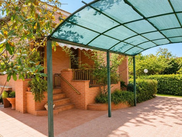 casa indipendente in affitto a Latina in zona Foce Verde