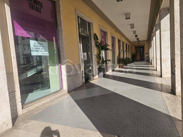 locale commerciale in affitto a Latina in zona Centro Città