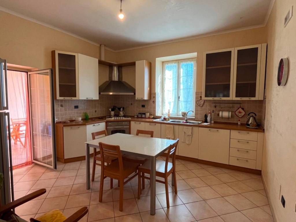 appartamento in affitto a Lenola