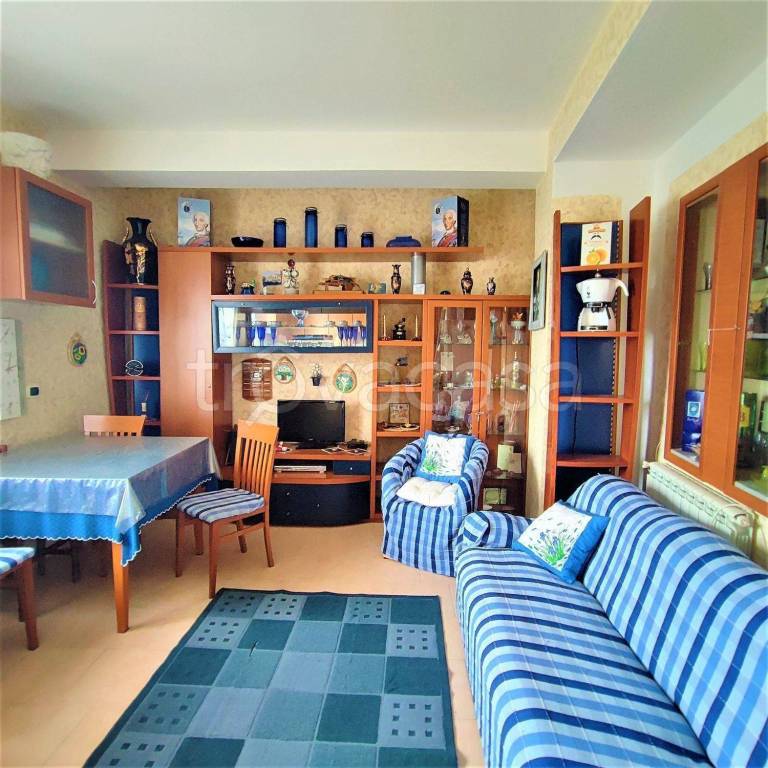 appartamento in affitto a Minturno in zona Scauri