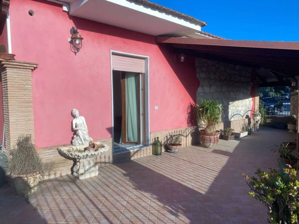 casa indipendente in affitto a Minturno in zona Scauri