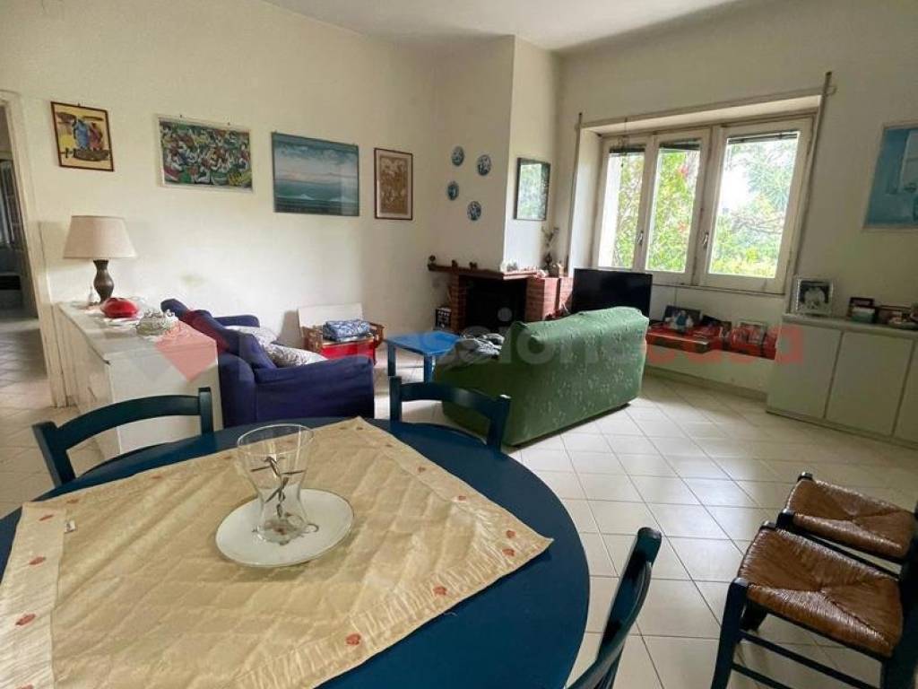 casa indipendente in affitto a Minturno in zona Scauri