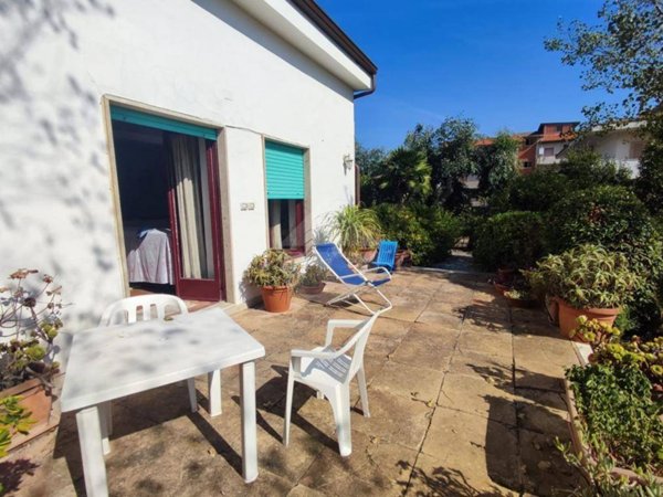 casa indipendente in affitto a Minturno in zona Marina