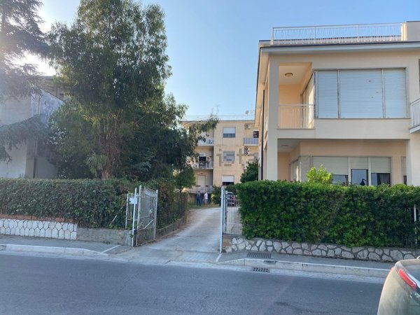 appartamento in affitto a Minturno in zona Scauri