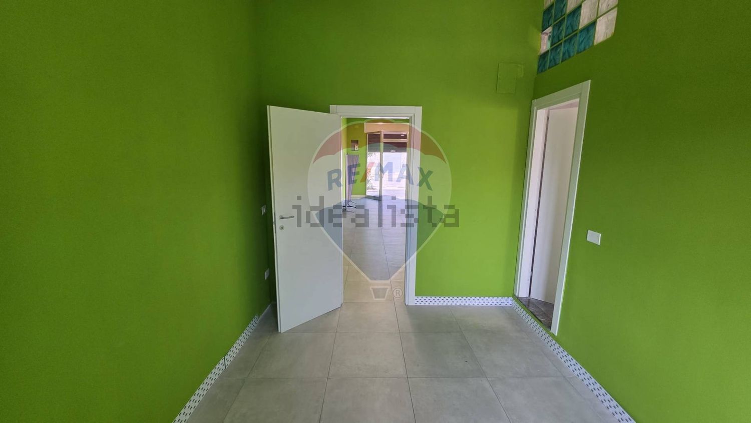 locale commerciale in affitto a Minturno in zona Scauri