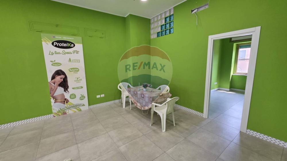 locale commerciale in affitto a Minturno in zona Scauri