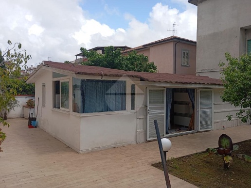 casa indipendente in affitto a Minturno in zona Scauri