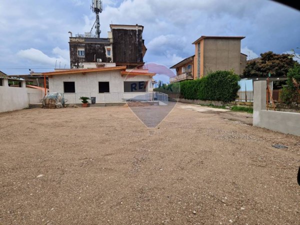 negozio in affitto a Minturno in zona Marina