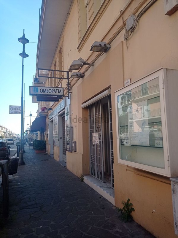 locale commerciale in affitto a Minturno in zona Scauri