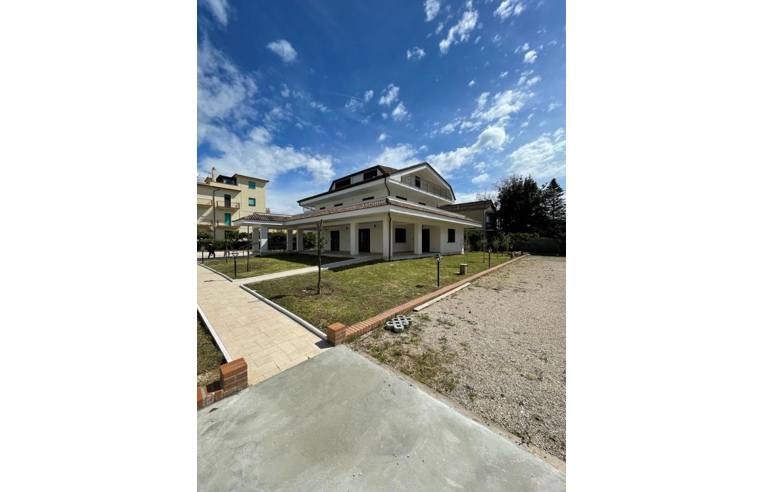 ufficio in affitto a Minturno in zona Marina