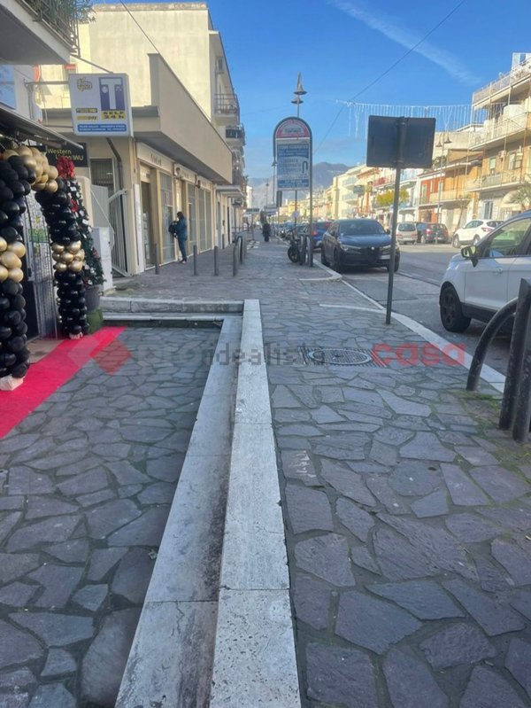 locale commerciale in affitto a Minturno in zona Scauri