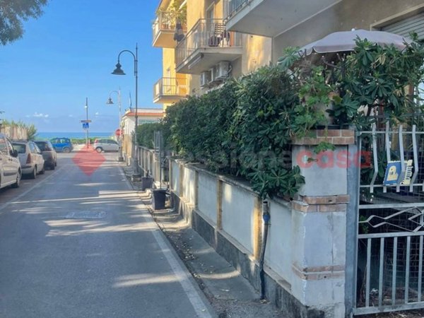 appartamento in affitto a Minturno in zona Scauri