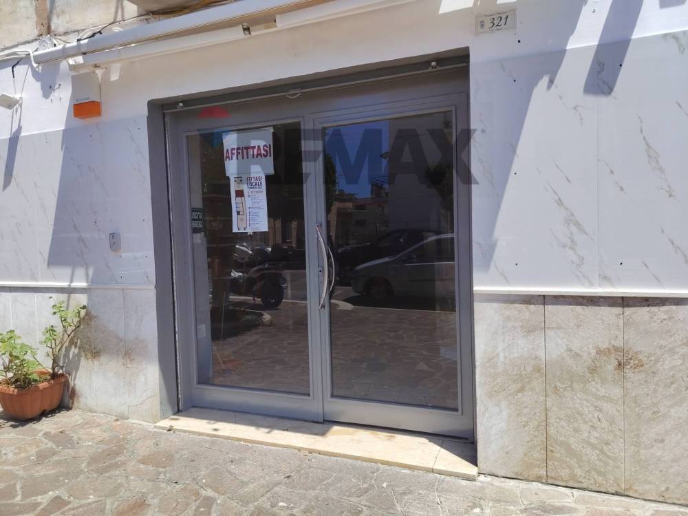 locale commerciale in affitto a Minturno in zona Scauri