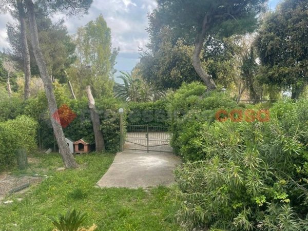casa indipendente in affitto a Minturno in zona Scauri