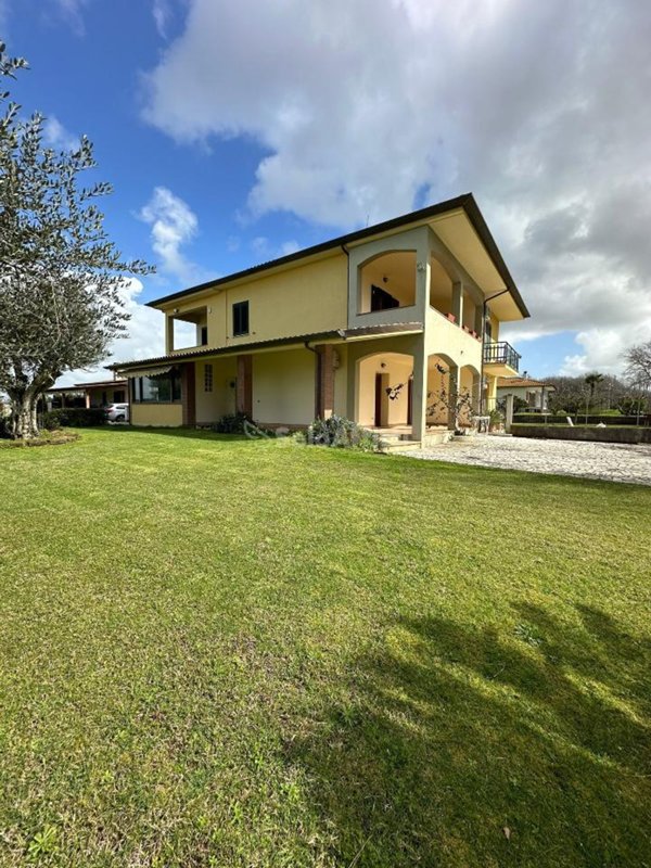 casa indipendente in affitto a Sabaudia in zona Bella Farnia