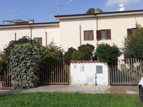 casa indipendente in affitto a Sabaudia in zona Bella Farnia