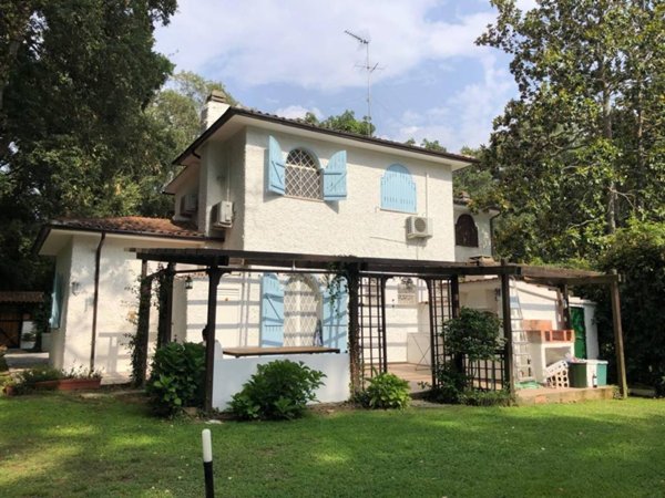 casa indipendente in affitto a Sabaudia in zona Baia d'Argento