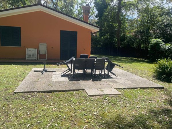casa indipendente in affitto a Sabaudia in zona Baia d'Argento