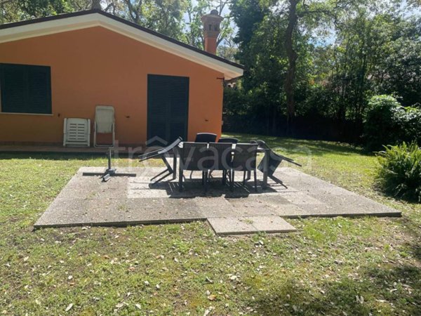 casa indipendente in affitto a Sabaudia in zona Baia d'Argento