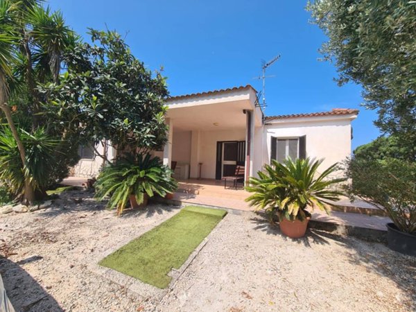 casa indipendente in affitto a Sabaudia in zona Molella
