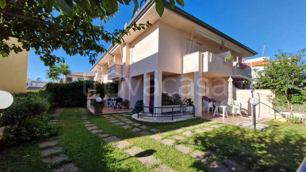 casa indipendente in affitto a Sabaudia