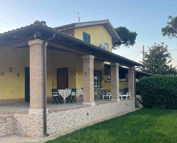 casa indipendente in affitto a Sabaudia in zona Sacramento