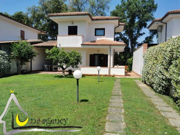 casa indipendente in affitto a Sabaudia