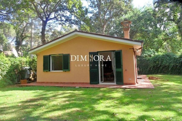 casa indipendente in affitto a Sabaudia in zona Baia d'Argento